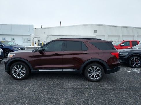 Used 2020 Ford Explorer XLT w/ Equipment Group 202A image 11
