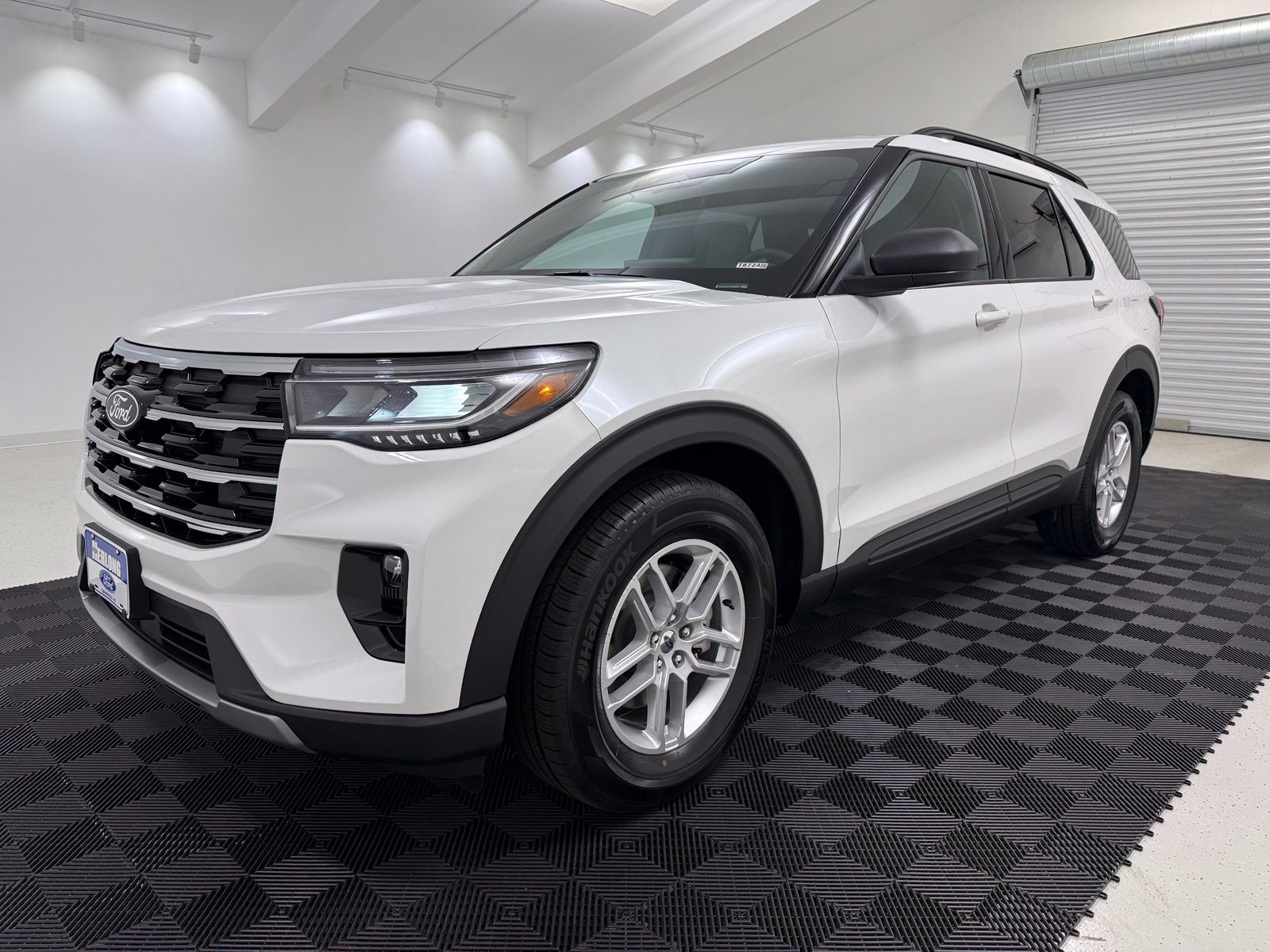 New 2027 Ford Explorer Active w/ Active Comfort Package RWD image 3