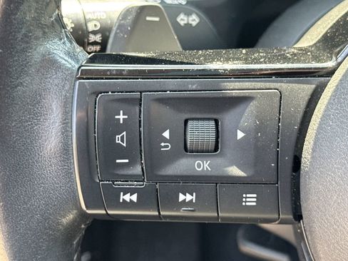 Used 2023 Nissan Rogue SL image 24