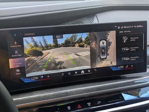 New 2025 BMW i7 M70 w/ Executive Package image 14