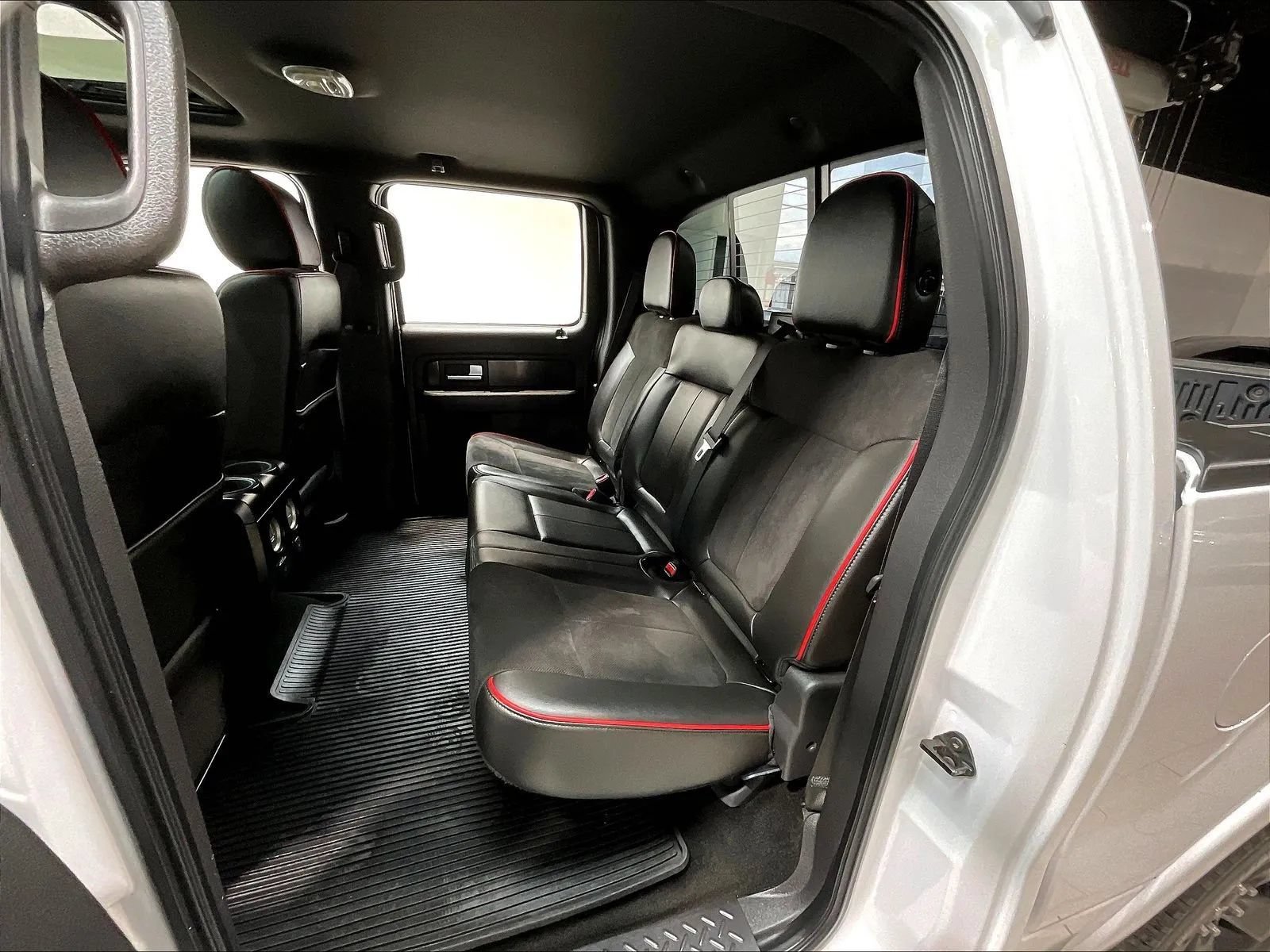 Used 2014 Ford F150 FX4 w/ Equipment Group 402A Luxury AWD/4WD image 14