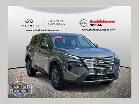 Used 2025 Nissan Rogue S AWD/4WD image 1