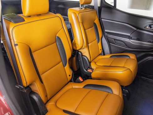 Used 2019 GMC Acadia SLT image 44