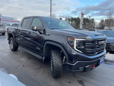 Used 2022 GMC Sierra 1500 AT4 w/ AT4 Premium Package image 3