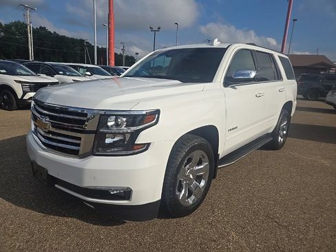Used 2019 Chevrolet Tahoe Premier AWD/4WD image 3