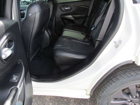 Used 2019 Jeep Cherokee High Altitude AWD/4WD image 22