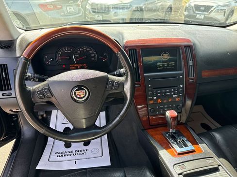 Used 2006 Cadillac STS V8 w/ Preferred Equipment Group image 10