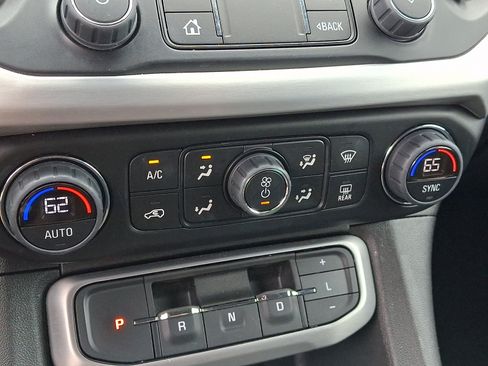 Certified 2023 GMC Acadia SLE FWD image 18