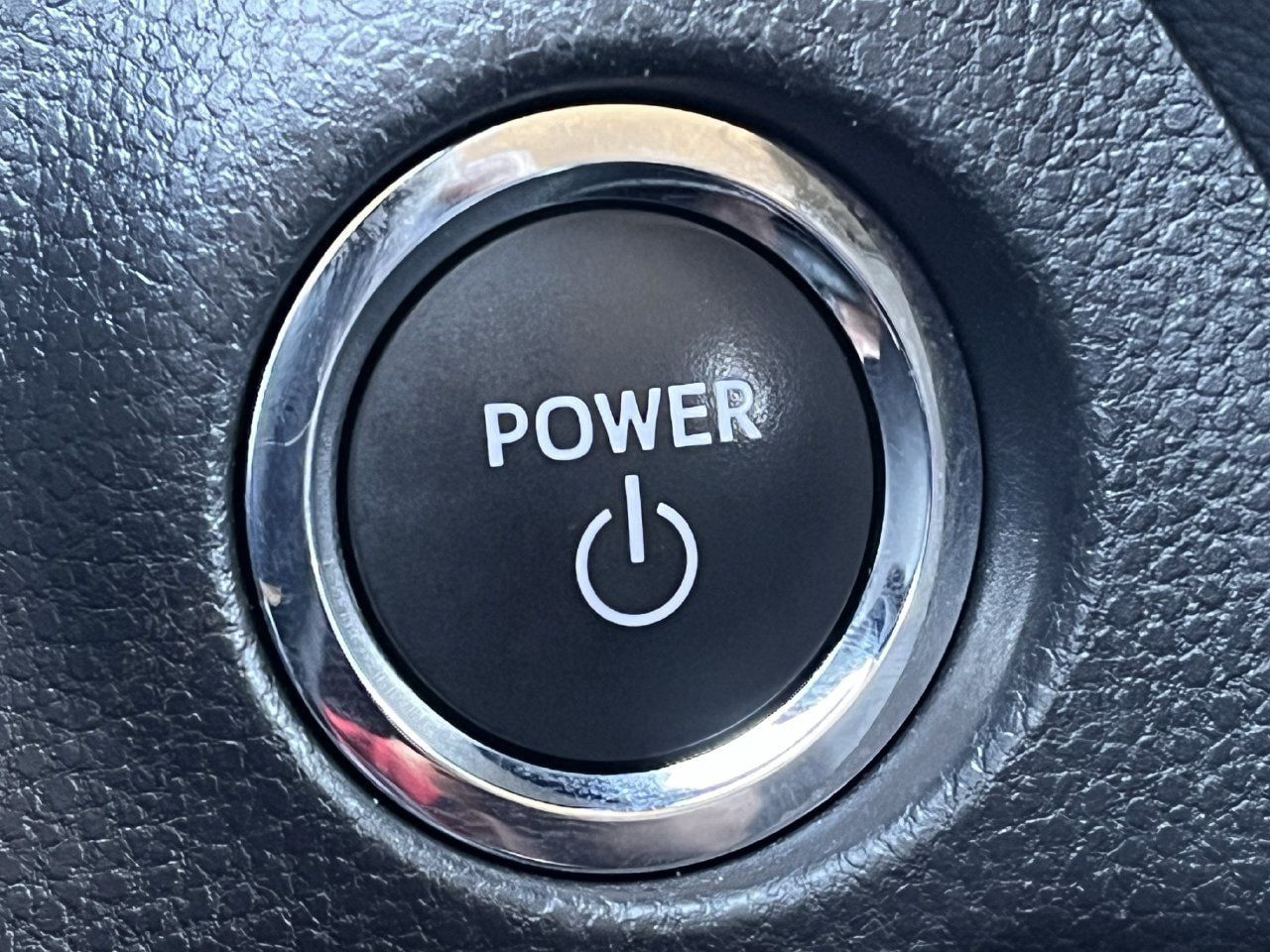 Used 2025 Toyota RAV4 XLE AWD/4WD image 19