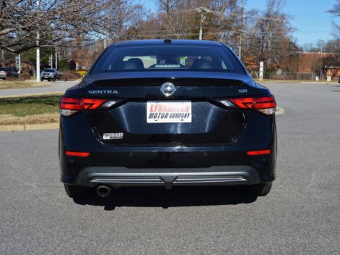 Used 2021 Nissan Sentra SR w/ SR Premium Package image 16