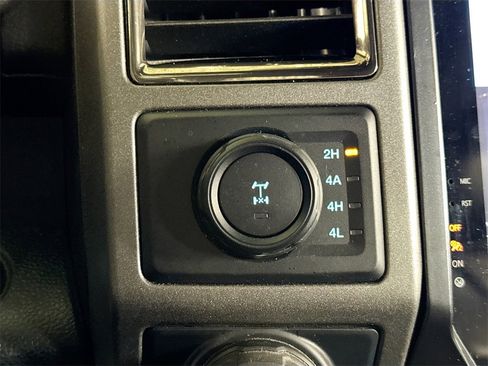 Used 2019 Ford F150 Raptor w/ Equipment Group 802A Luxury image 22