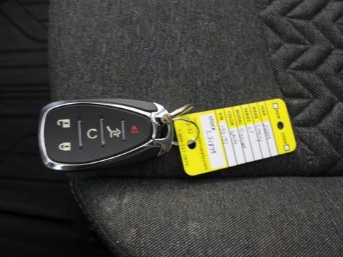 Used 2024 Chevrolet Equinox LT w/ LPO, Floor Liner Package image 8