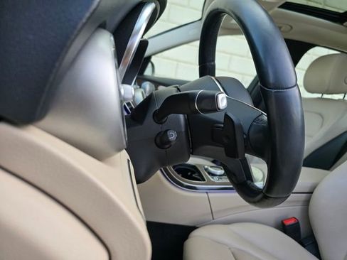 Used 2021 Mercedes-Benz C 300 4MATIC Sedan image 22