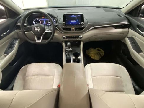 Used 2025 Nissan Altima 2.5 SV image 9