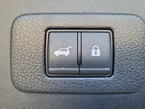 Used 2023 Nissan Armada SL w/ Captain's Chairs Package RWD image 11