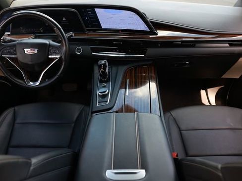 Used 2023 Cadillac Escalade ESV Luxury RWD image 2