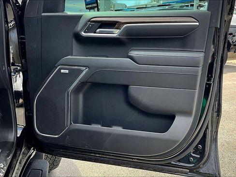 Used 2024 Chevrolet Silverado 1500 LT Trail Boss w/ LT Trail Boss Premium Package image 21