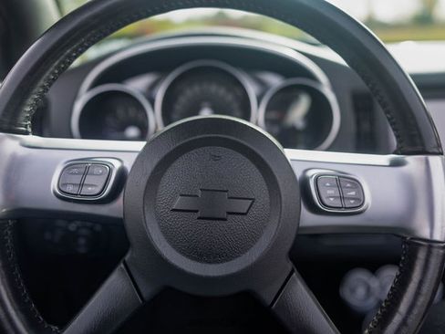 Used 2005 Chevrolet SSR w/ Preferred Equipment Group image 44