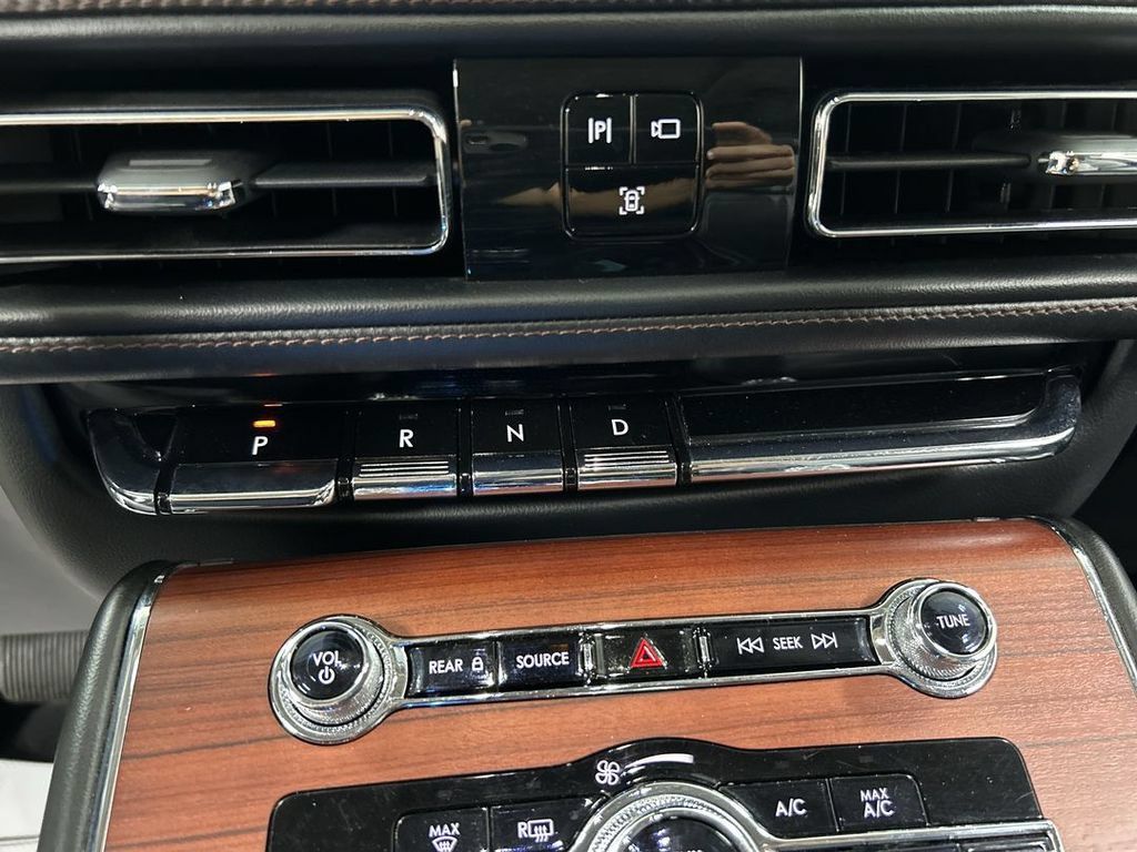Used 2021 Lincoln Aviator Reserve w/ Equipment Group 201A AWD/4WD image 18