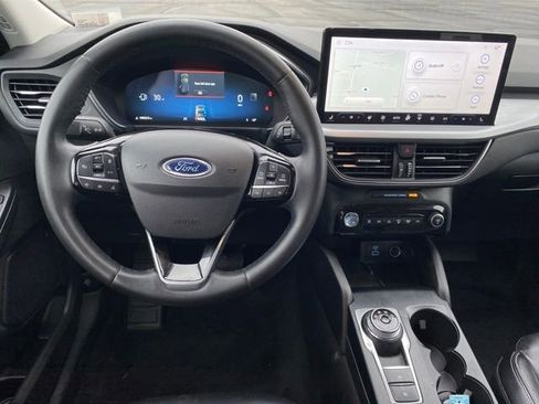 Used 2023 Ford Escape Platinum image 7