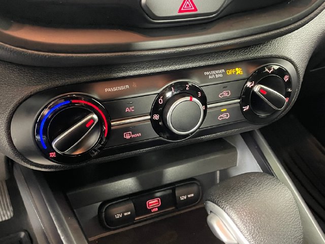 Certified 2022 Kia Soul LX FWD image 9