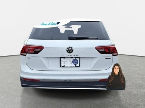 Used 2022 Volkswagen Tiguan SE w/ Panoramic Sunroof Package image 5
