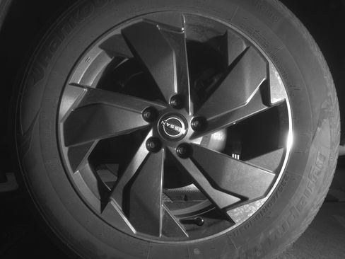 Used 2025 Nissan Rogue SV image 14