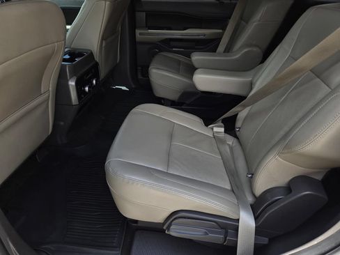 Used 2020 Ford Expedition XLT w/ Equipment Group 201A RWD image 12