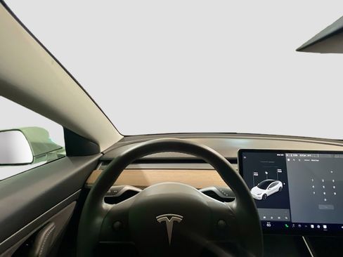 Used 2020 Tesla Model 3 Standard Range image 7