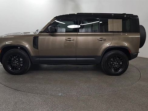 Used 2025 Land Rover Defender 110 S image 5