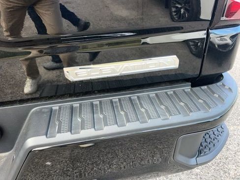 Used 2022 GMC Sierra 1500 Elevation image 12
