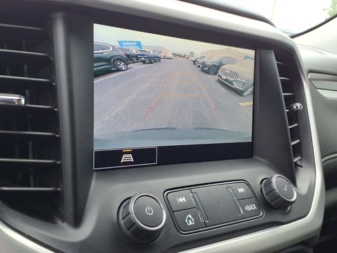 Used 2023 GMC Acadia SLT AWD/4WD image 13