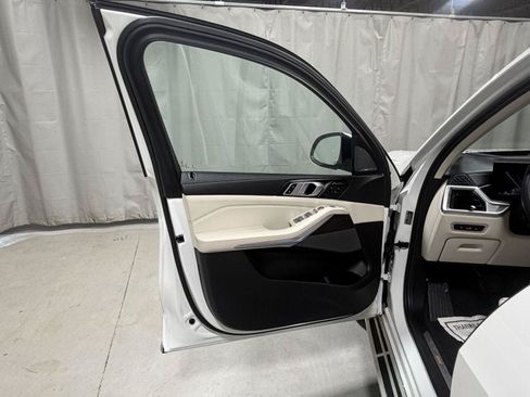 Used 2024 BMW X7 xDrive40i w/ Executive Package AWD/4WD image 25