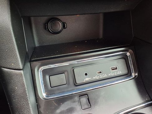 Certified 2023 Subaru Ascent Limited image 7