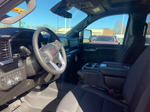 New 2026 GMC Sierra 2500 SLE w/ SLE Value Package; image 6