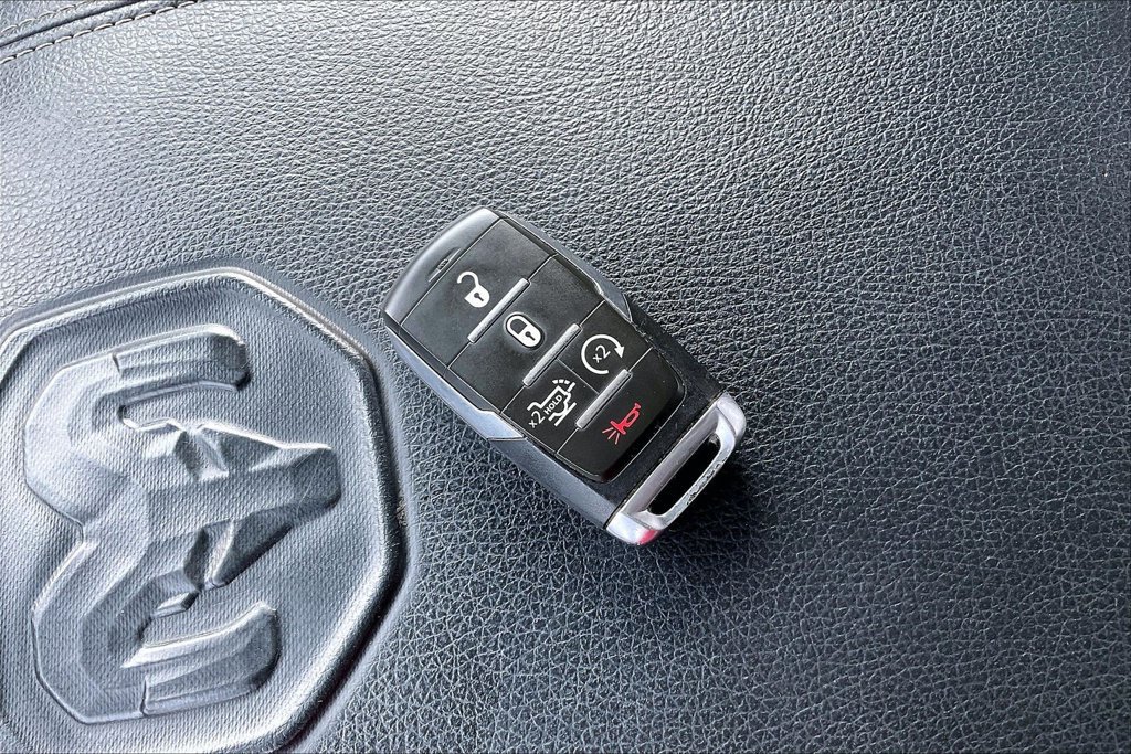 Used 2025 RAM 1500 Laramie AWD/4WD image 40