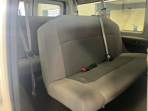 Used 2011 Ford E-350 and Econoline 350 XLT RWD image 9