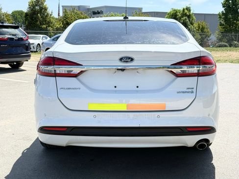 Used 2018 Ford Fusion SE w/ Equipment Group 602A FWD image 9