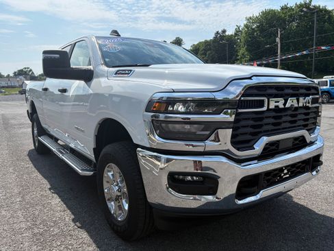 Certified 2025 RAM 2500 Big Horn AWD/4WD image 5