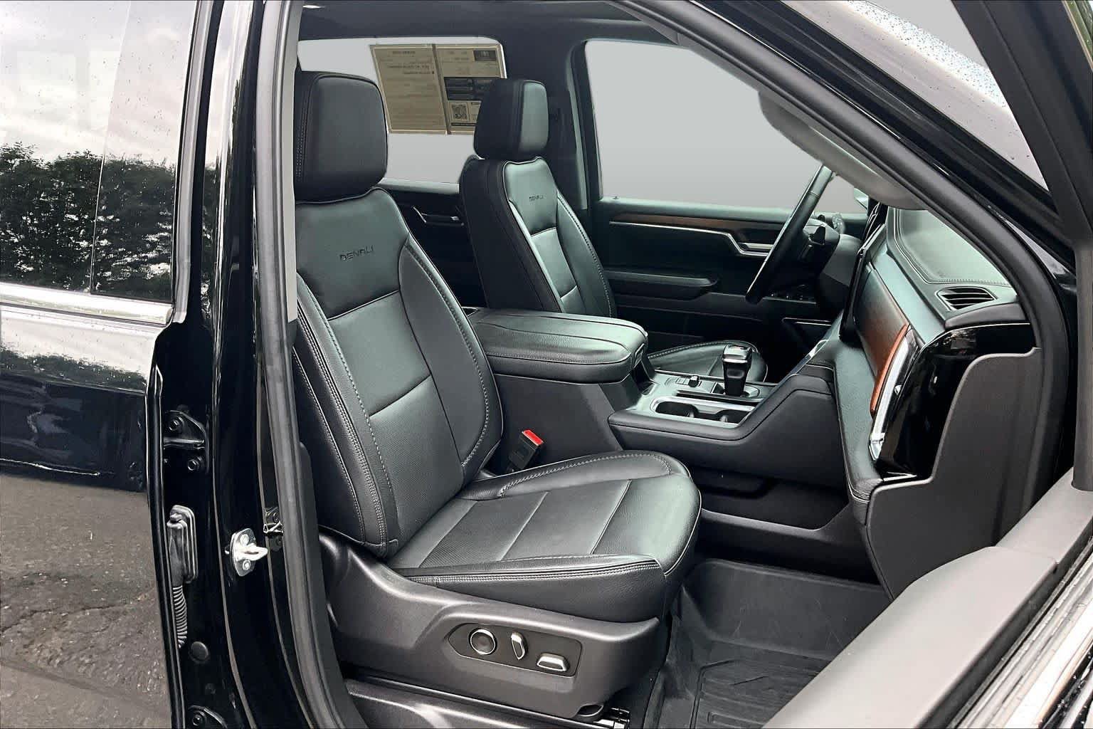 Used 2024 GMC Sierra 1500 Denali w/ Denali Reserve Package AWD/4WD image 8