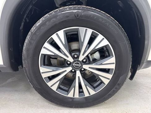 Used 2023 Nissan Rogue SV image 27