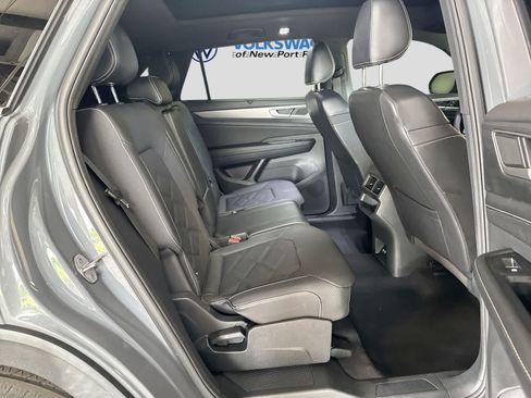 Used 2024 Volkswagen Atlas Cross Sport SE FWD image 26