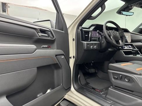 New 2026 GMC Sierra 1500 AT4 w/ AT4 Premium Package AWD/4WD image 17