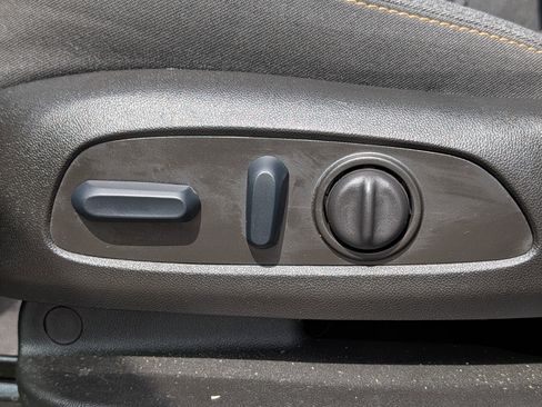 Used 2023 Chevrolet Equinox LT FWD image 15