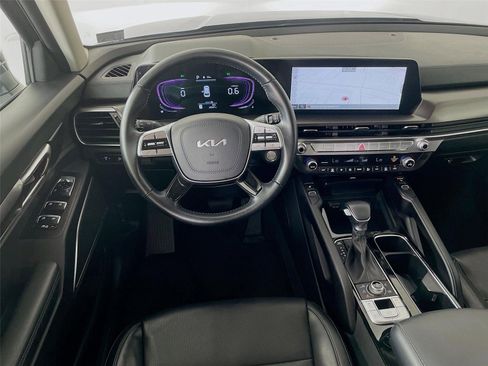 Certified 2024 Kia Telluride S w/ S Sunroof Package AWD/4WD image 28