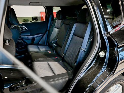 Used 2025 Mitsubishi Outlander ES image 18