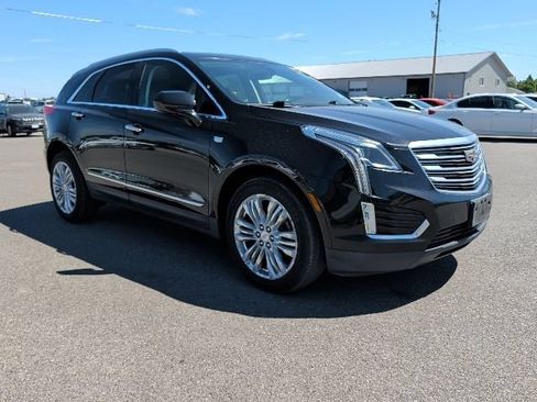 Used 2019 Cadillac XT5 Premium Luxury AWD/4WD image 2