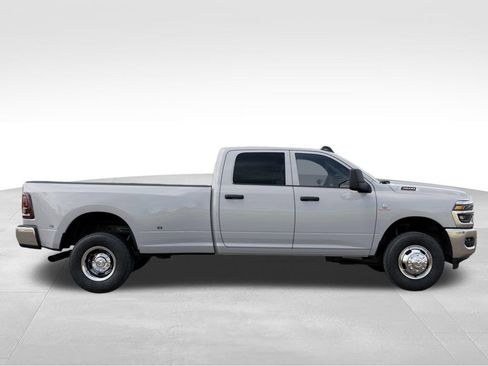 New 2026 RAM 3500 Tradesman AWD/4WD image 22