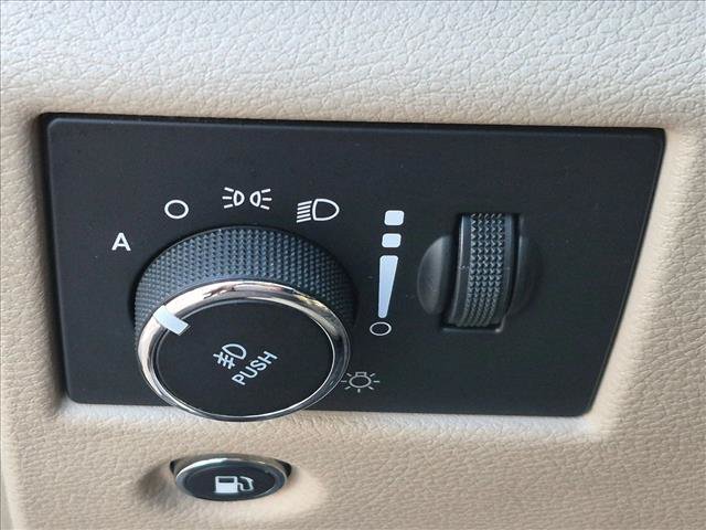 Used 2018 Jeep Grand Cherokee Limited RWD image 11