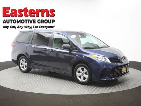 Used 2019 Toyota Sienna L FWD image 47